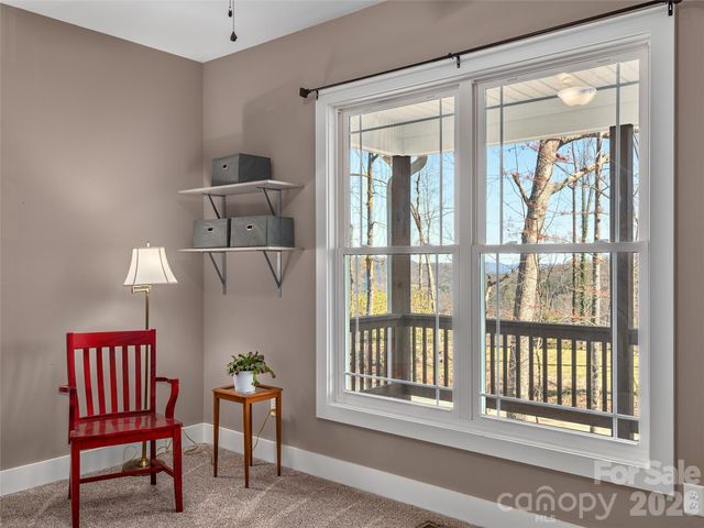 10 Starview Lane, Hendersonville, NC 28739