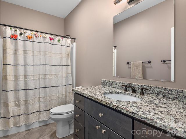 10 Starview Lane, Hendersonville, NC 28739