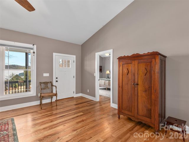 10 Starview Lane, Hendersonville, NC 28739