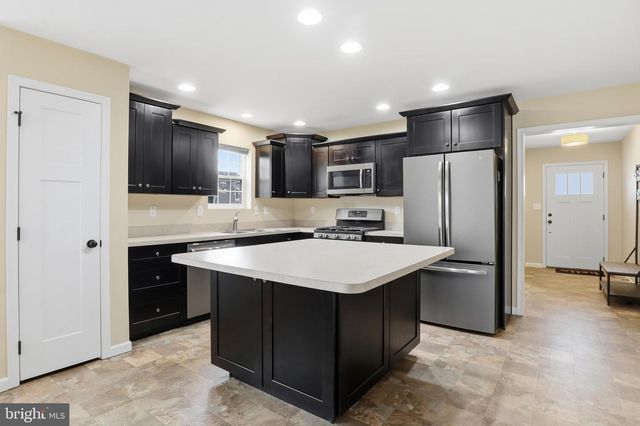 2606 WOODSPRING DR, York, PA 17402