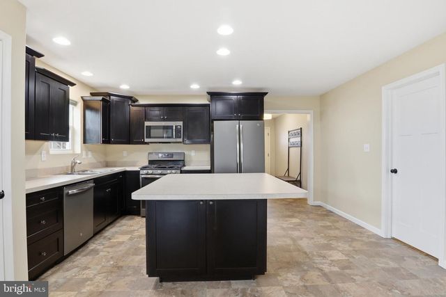 2606 WOODSPRING DR, York, PA 17402