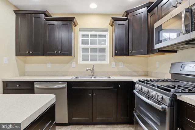 2606 WOODSPRING DR, York, PA 17402