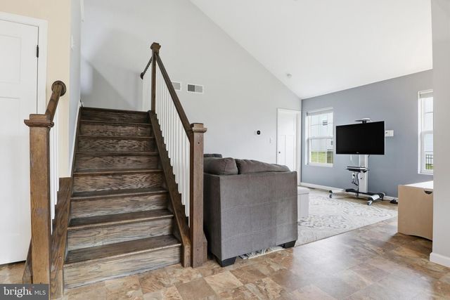 2606 WOODSPRING DR, York, PA 17402