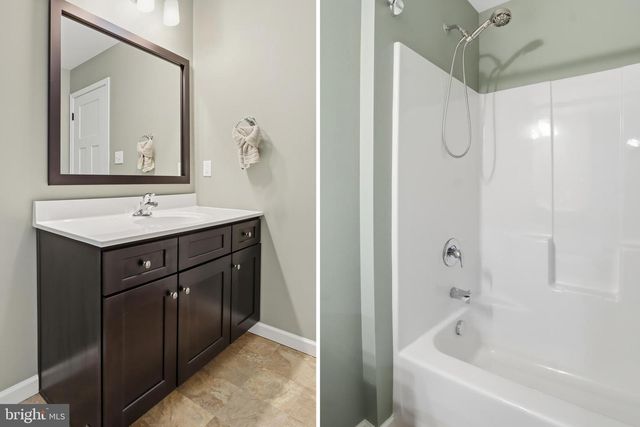 2606 WOODSPRING DR, York, PA 17402