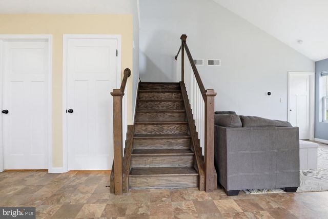 2606 WOODSPRING DR, York, PA 17402