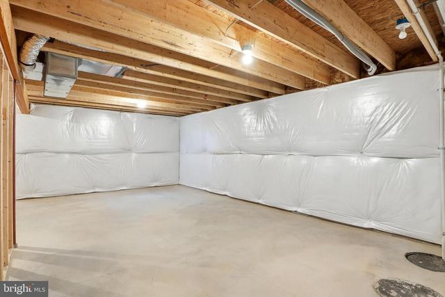 2606 WOODSPRING DR, York, PA 17402