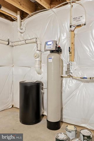 2606 WOODSPRING DR, York, PA 17402