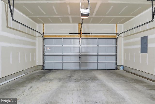 2606 WOODSPRING DR, York, PA 17402