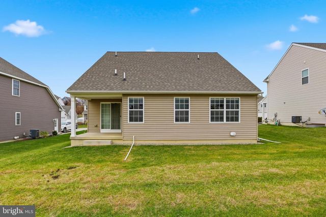 2606 WOODSPRING DR, York, PA 17402