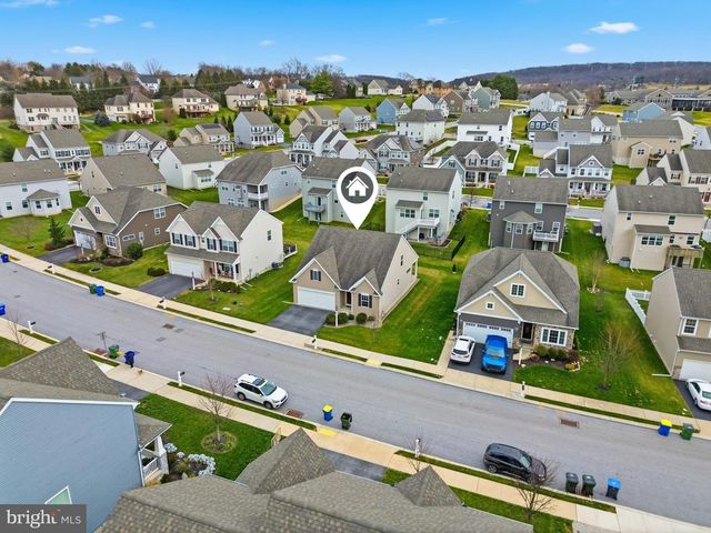 2606 WOODSPRING DR, York, PA 17402