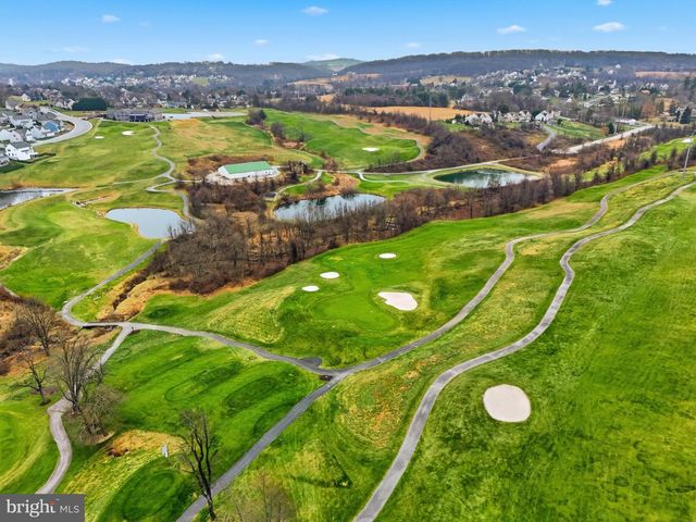 2606 WOODSPRING DR, York, PA 17402