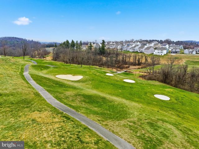 2606 WOODSPRING DR, York, PA 17402