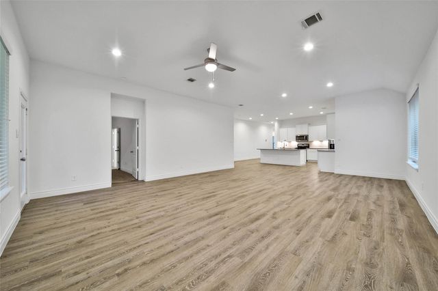 1008 Youth Water Road, Montgomery, TX 77316