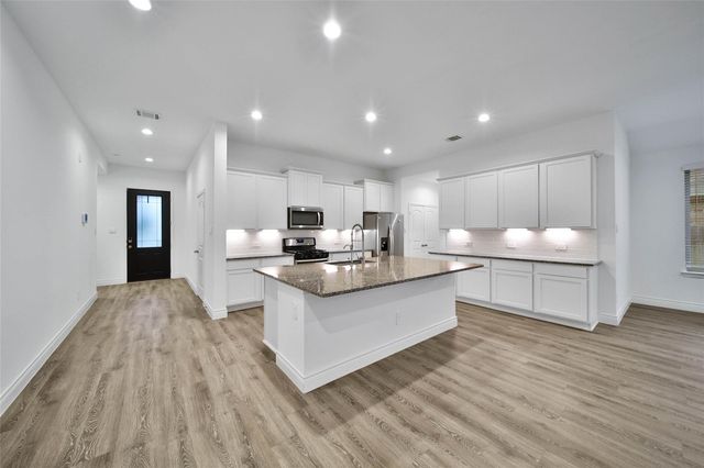 1008 Youth Water Road, Montgomery, TX 77316