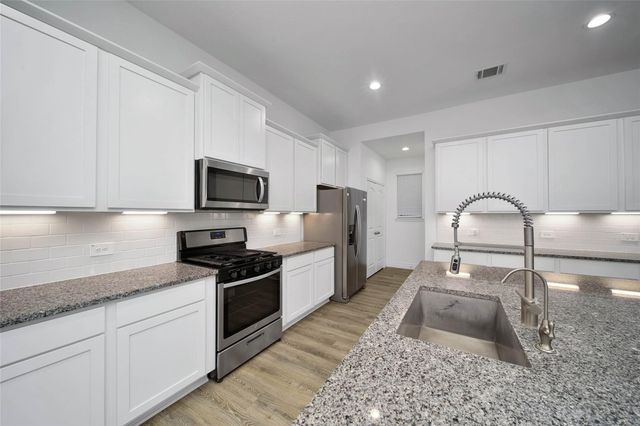 1008 Youth Water Road, Montgomery, TX 77316