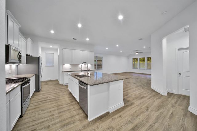 1008 Youth Water Road, Montgomery, TX 77316