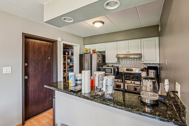 200 E Fountainview Lane 2A, Lombard, IL 60148