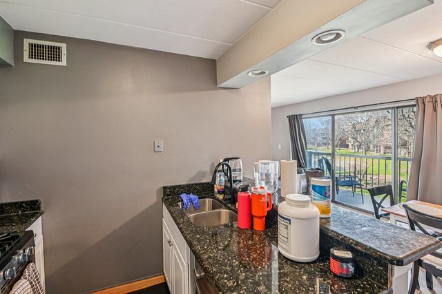 200 E Fountainview Lane 2A, Lombard, IL 60148