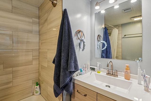 200 E Fountainview Lane 2A, Lombard, IL 60148