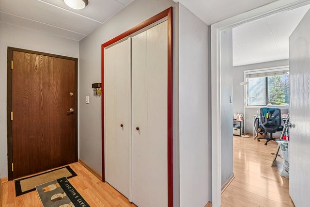 200 E Fountainview Lane 2A, Lombard, IL 60148