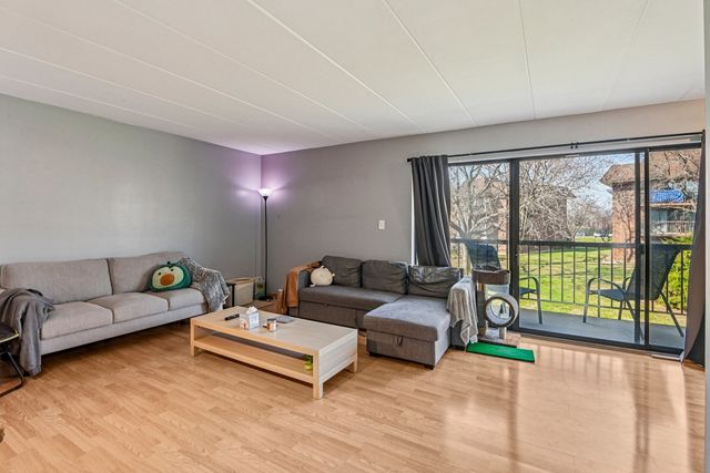 200 E Fountainview Lane 2A, Lombard, IL 60148