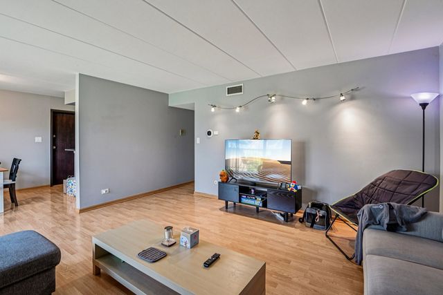 200 E Fountainview Lane 2A, Lombard, IL 60148