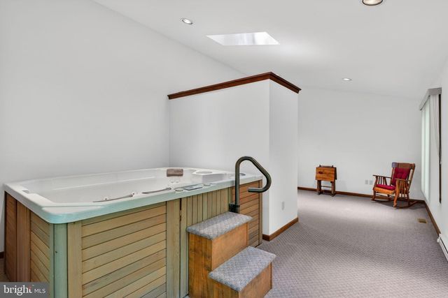 2624 SPRING VALLEY RD, Lancaster, PA 17601