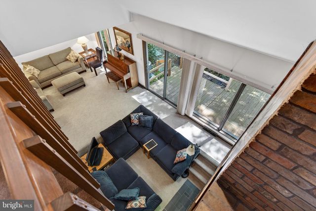 2624 SPRING VALLEY RD, Lancaster, PA 17601