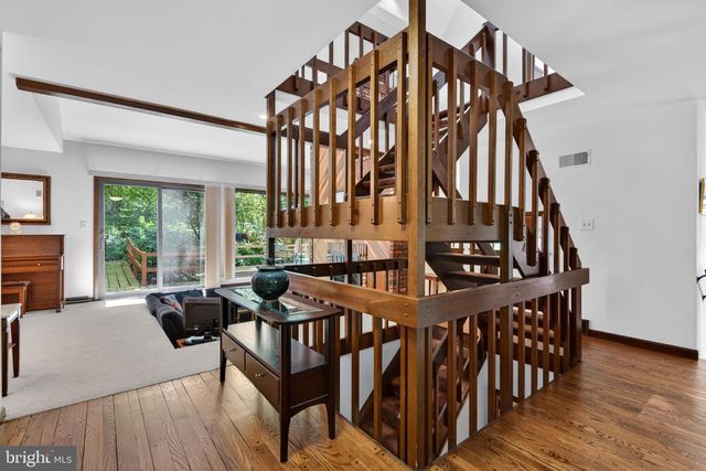 2624 SPRING VALLEY RD, Lancaster, PA 17601