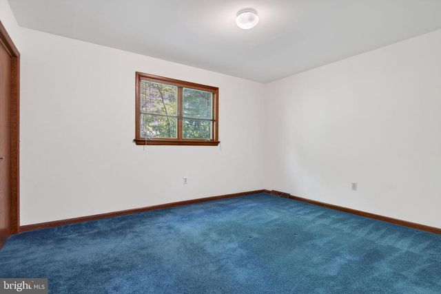 2624 SPRING VALLEY RD, Lancaster, PA 17601