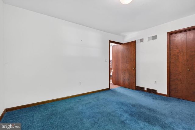 2624 SPRING VALLEY RD, Lancaster, PA 17601