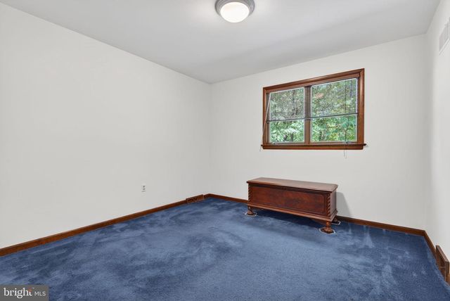 2624 SPRING VALLEY RD, Lancaster, PA 17601