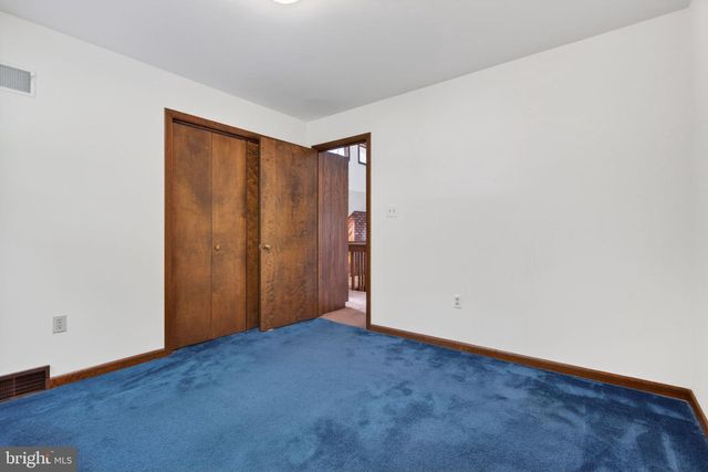 2624 SPRING VALLEY RD, Lancaster, PA 17601