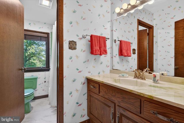2624 SPRING VALLEY RD, Lancaster, PA 17601