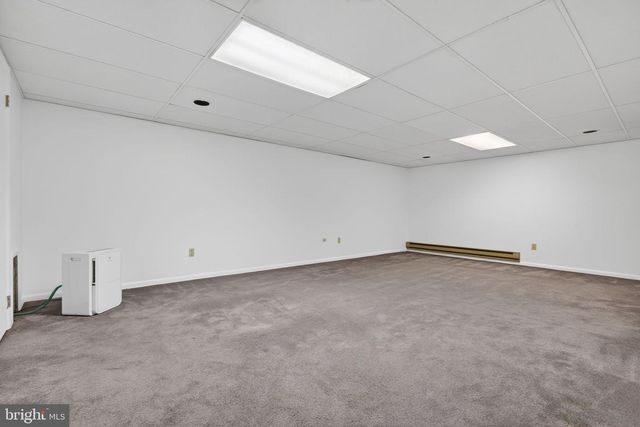 2624 SPRING VALLEY RD, Lancaster, PA 17601
