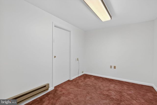 2624 SPRING VALLEY RD, Lancaster, PA 17601