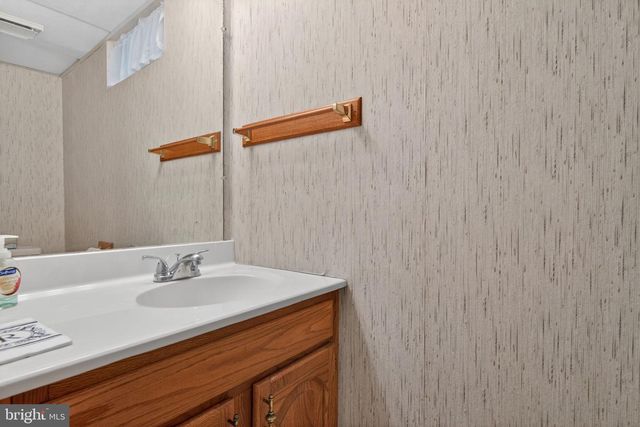 2624 SPRING VALLEY RD, Lancaster, PA 17601