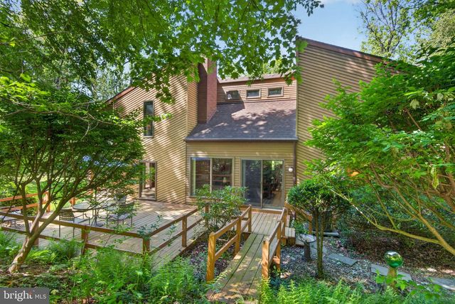 2624 SPRING VALLEY RD, Lancaster, PA 17601