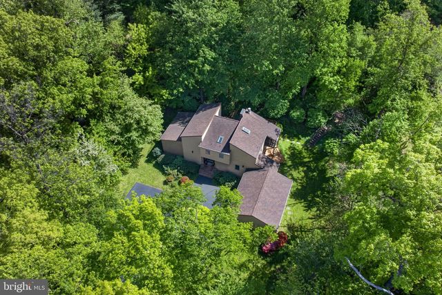 2624 SPRING VALLEY RD, Lancaster, PA 17601