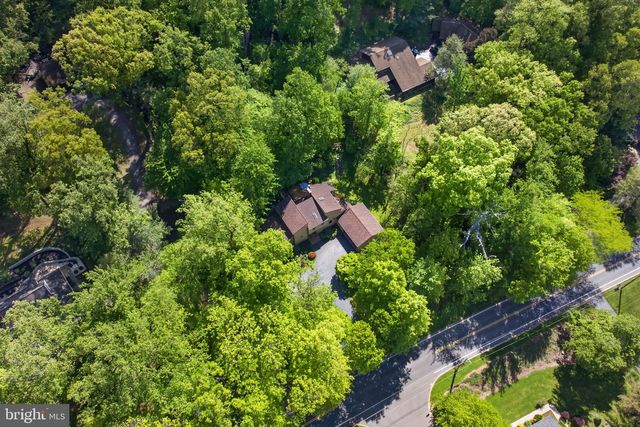 2624 SPRING VALLEY RD, Lancaster, PA 17601