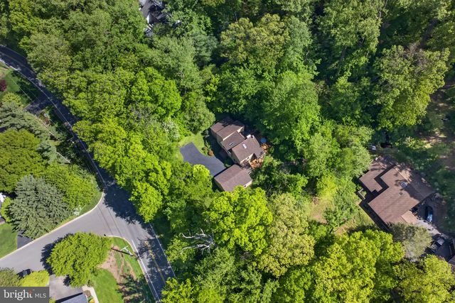 2624 SPRING VALLEY RD, Lancaster, PA 17601
