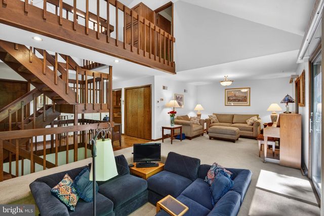 2624 SPRING VALLEY RD, Lancaster, PA 17601