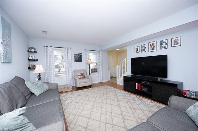 170 Little John PL, Newport News, VA 23602