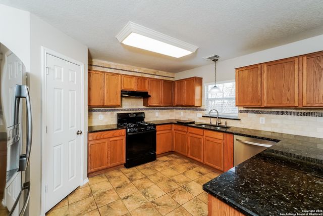 15827 Brisbane Drive, Selma, TX 78154