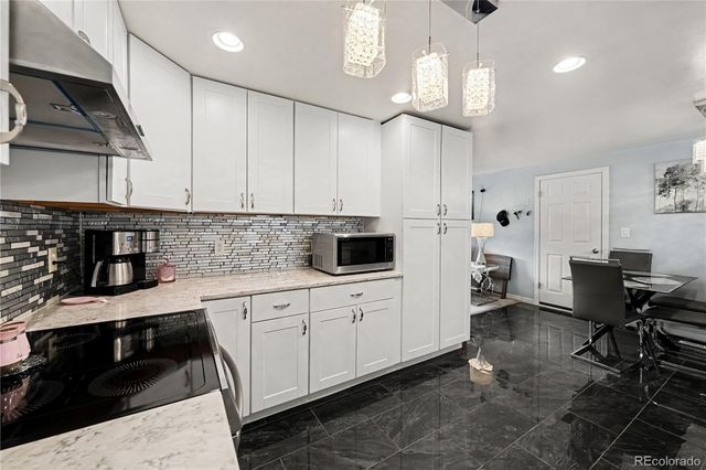 8 Elizabeth Court, Longmont, CO 80501