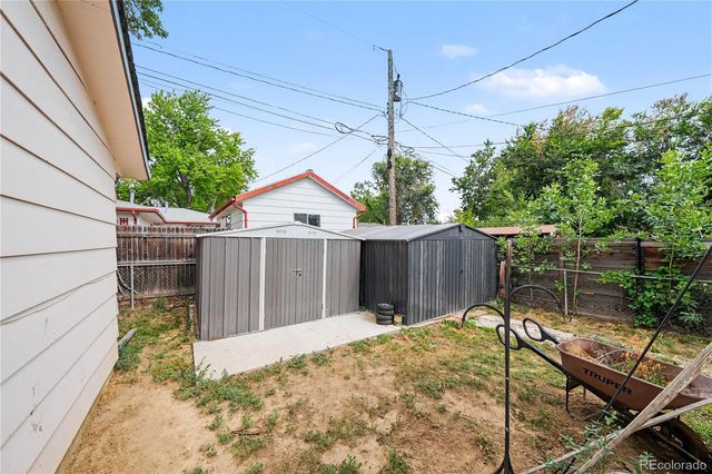 8 Elizabeth Court, Longmont, CO 80501