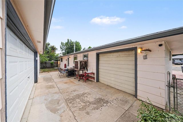 8 Elizabeth Court, Longmont, CO 80501