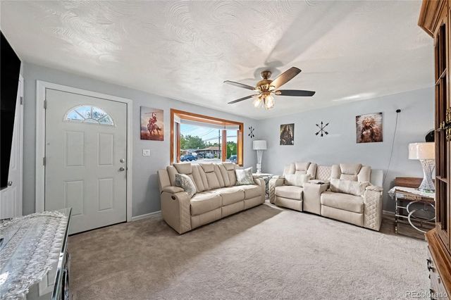 8 Elizabeth Court, Longmont, CO 80501