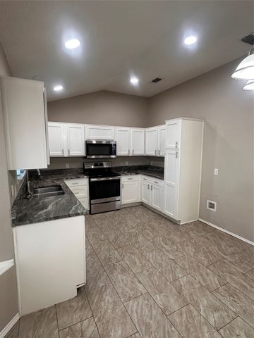 10265 Maria Drive, Fort Worth, TX 76108