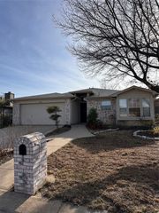 10265 Maria Drive, Fort Worth, TX 76108